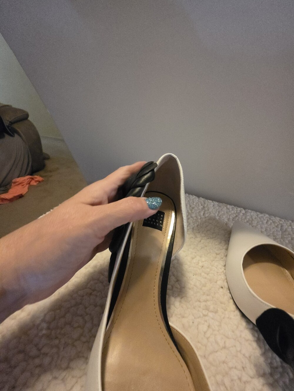 White House Black Market White Pointed Pumps with Black Knot Accent - Picture 6 of 13